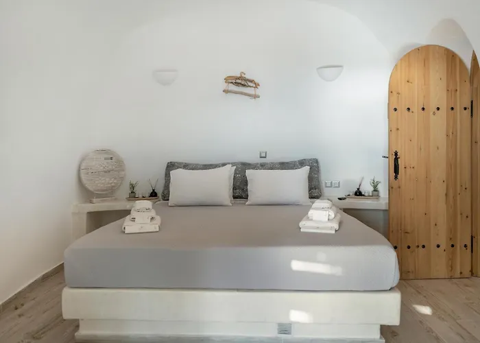 Santoneta Luxury Private Caves * Vourvoúlos