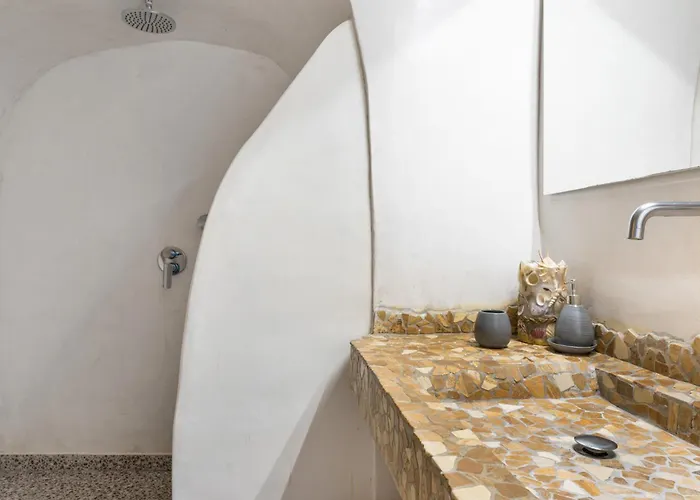 Santoneta Luxury Private Caves Vourvoúlos