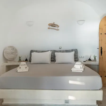 Santoneta Luxury Private Caves * Santorini Island