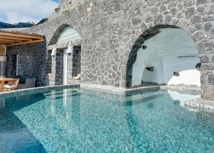Santoneta Luxury Private Caves Apartment